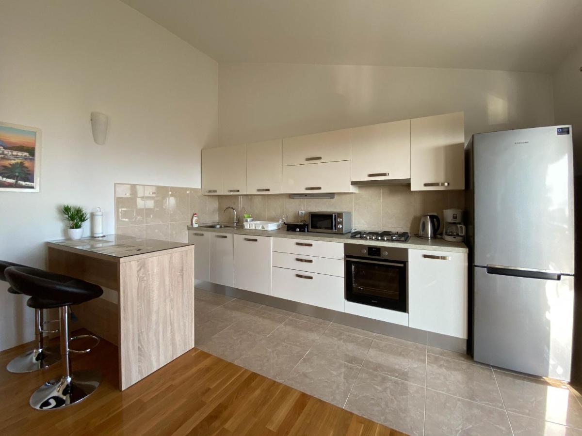ホテル Apartman Ivan マカルスカ エクステリア 写真