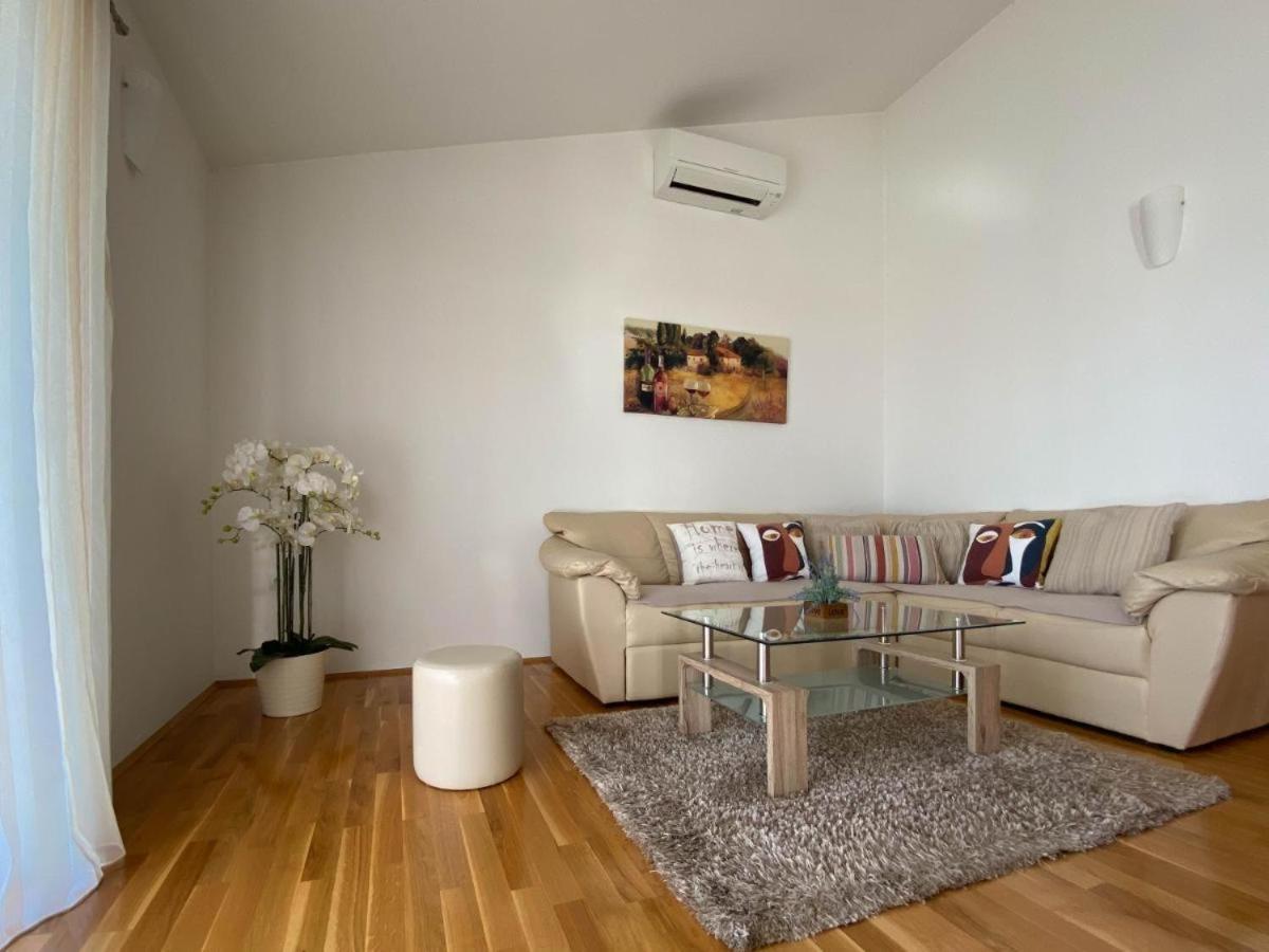 ホテル Apartman Ivan マカルスカ エクステリア 写真